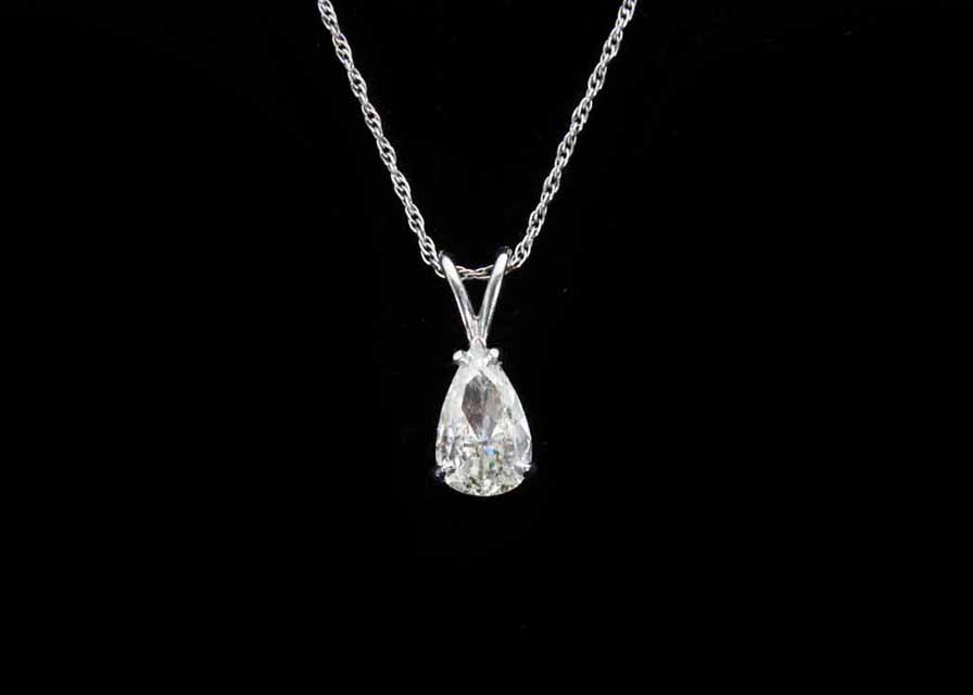 14K White Gold Diamond Pendant Necklace
