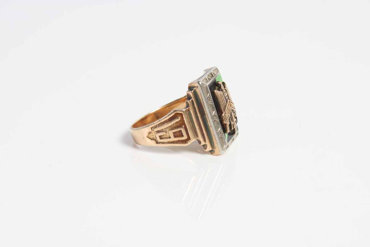 1931 10K Yellow Gold Notre Dame Ring
