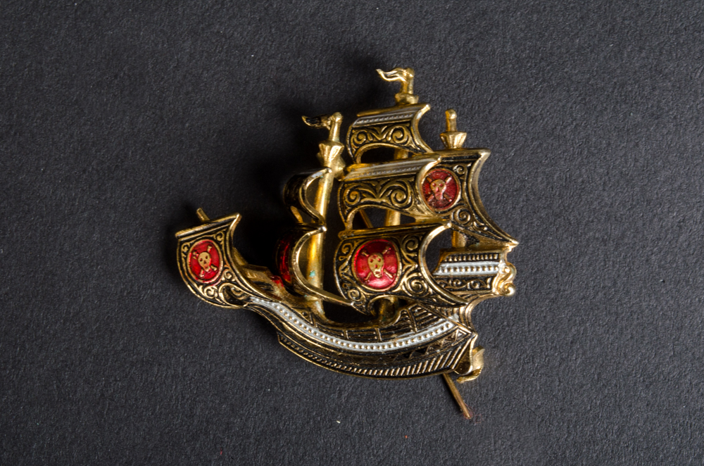 Group of Fashion Jewelry Brooches