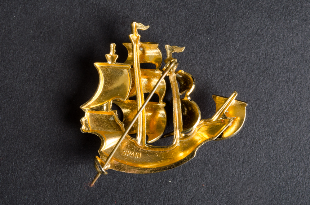 Group of Fashion Jewelry Brooches