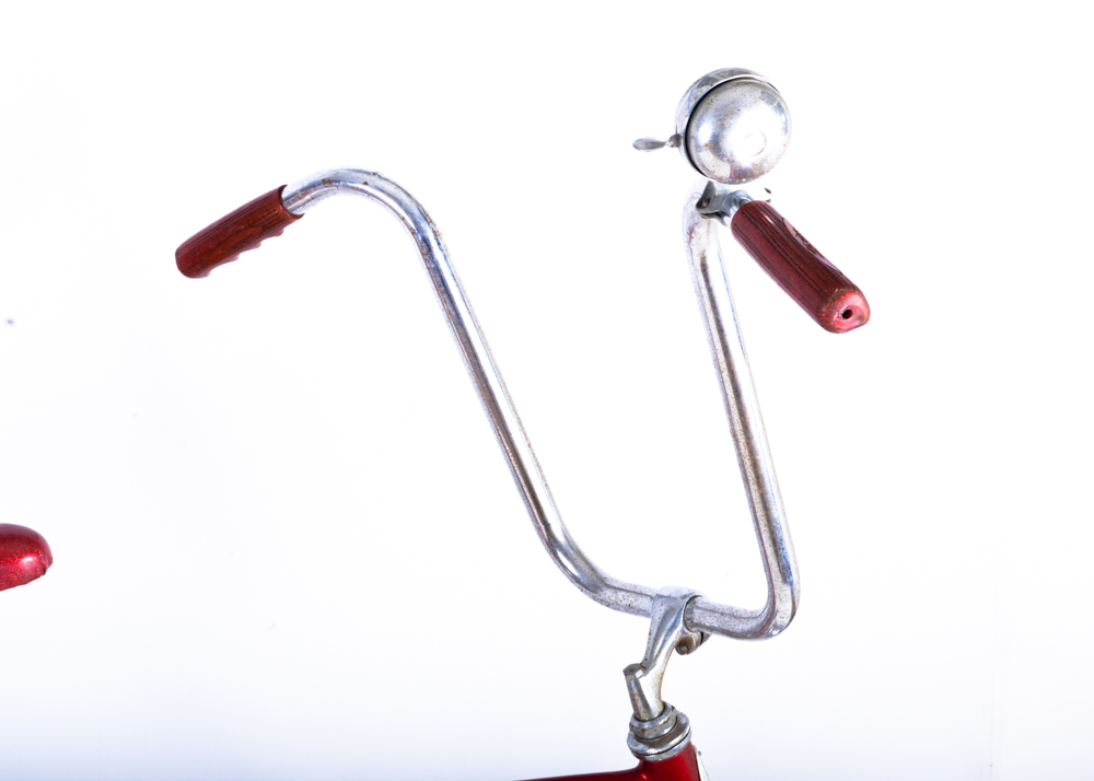 Vintage 1970s Schwinn Sting-Ray Cruiser in Flamboyant Red