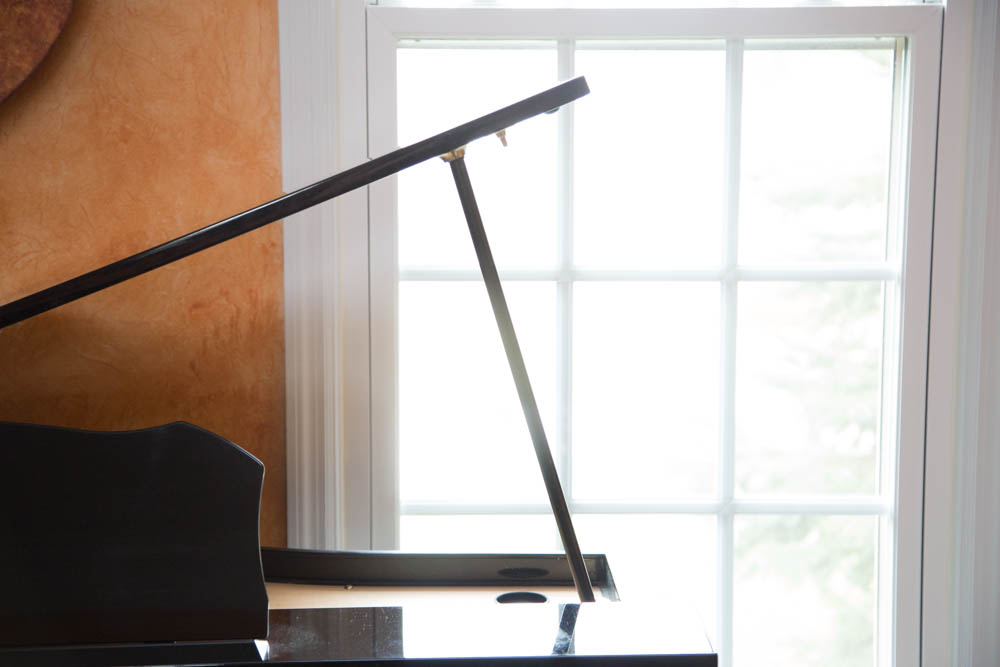 Roland KR-977 Intelligent Mini Grand Piano