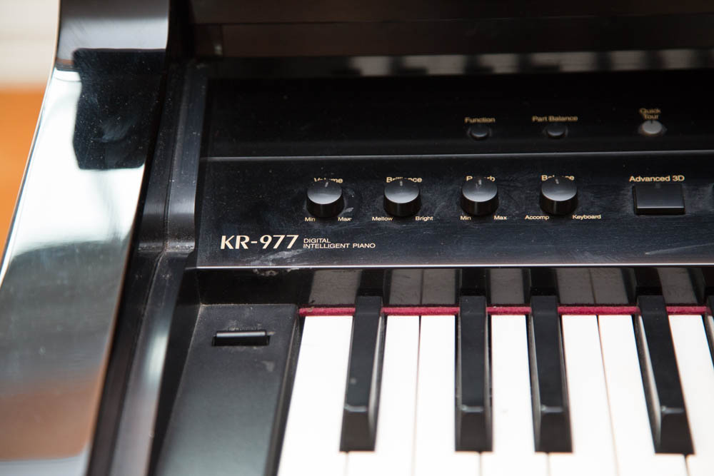 Roland KR-977 Intelligent Mini Grand Piano