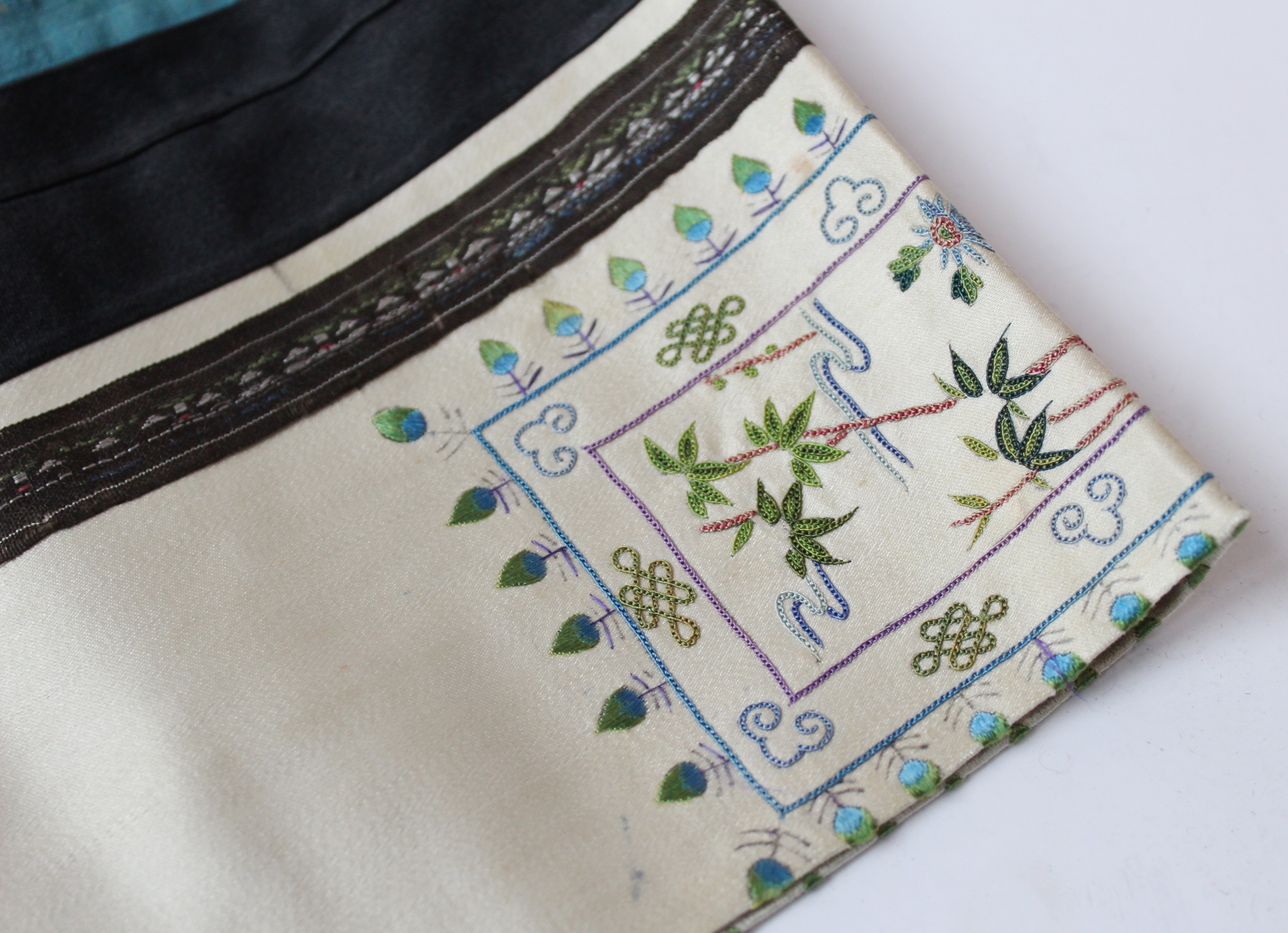 Late 19th Century Chinese Qing Dynasty Period Silk Embroidered Robe