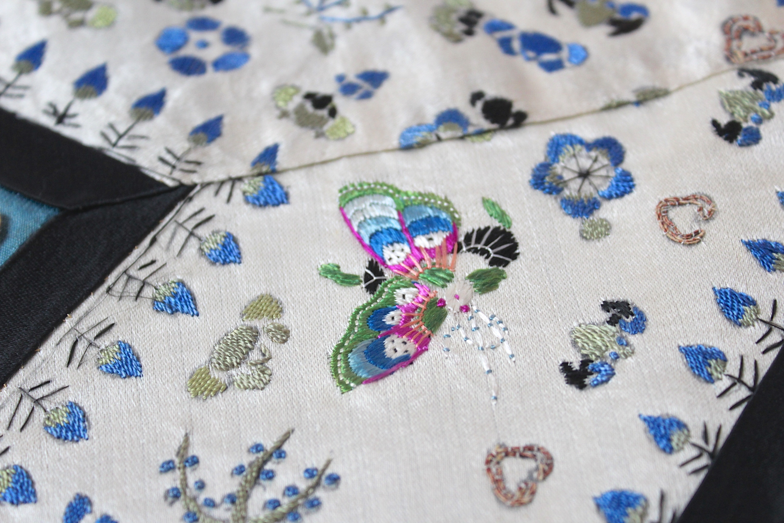 Late 19th Century Chinese Qing Dynasty Period Silk Embroidered Robe