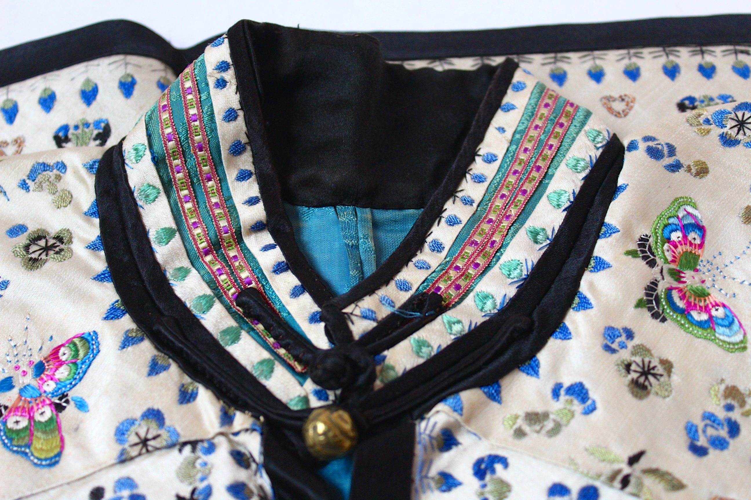 Late 19th Century Chinese Qing Dynasty Period Silk Embroidered Robe