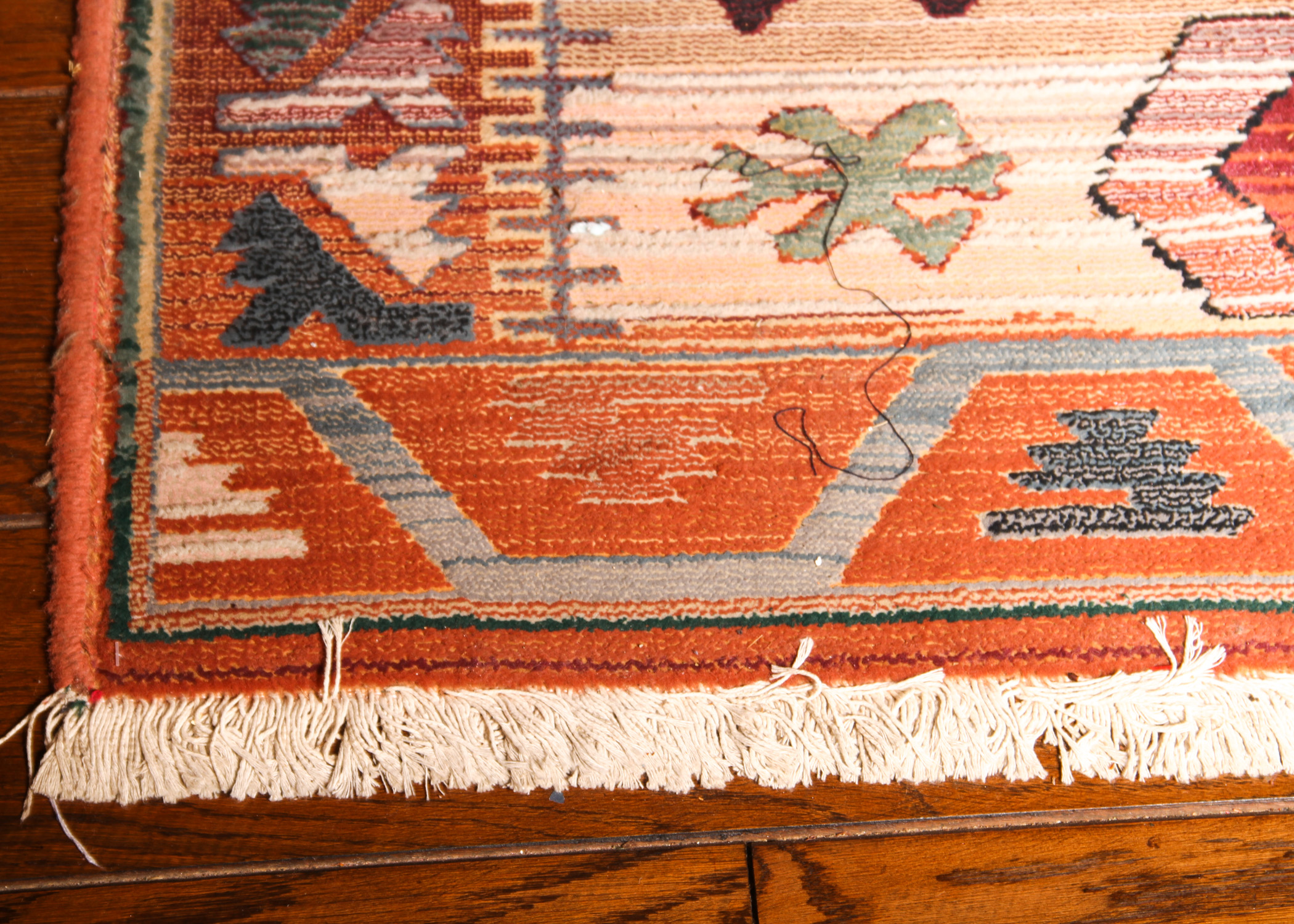 Machine Woven Synthetic Fiber Area Rug