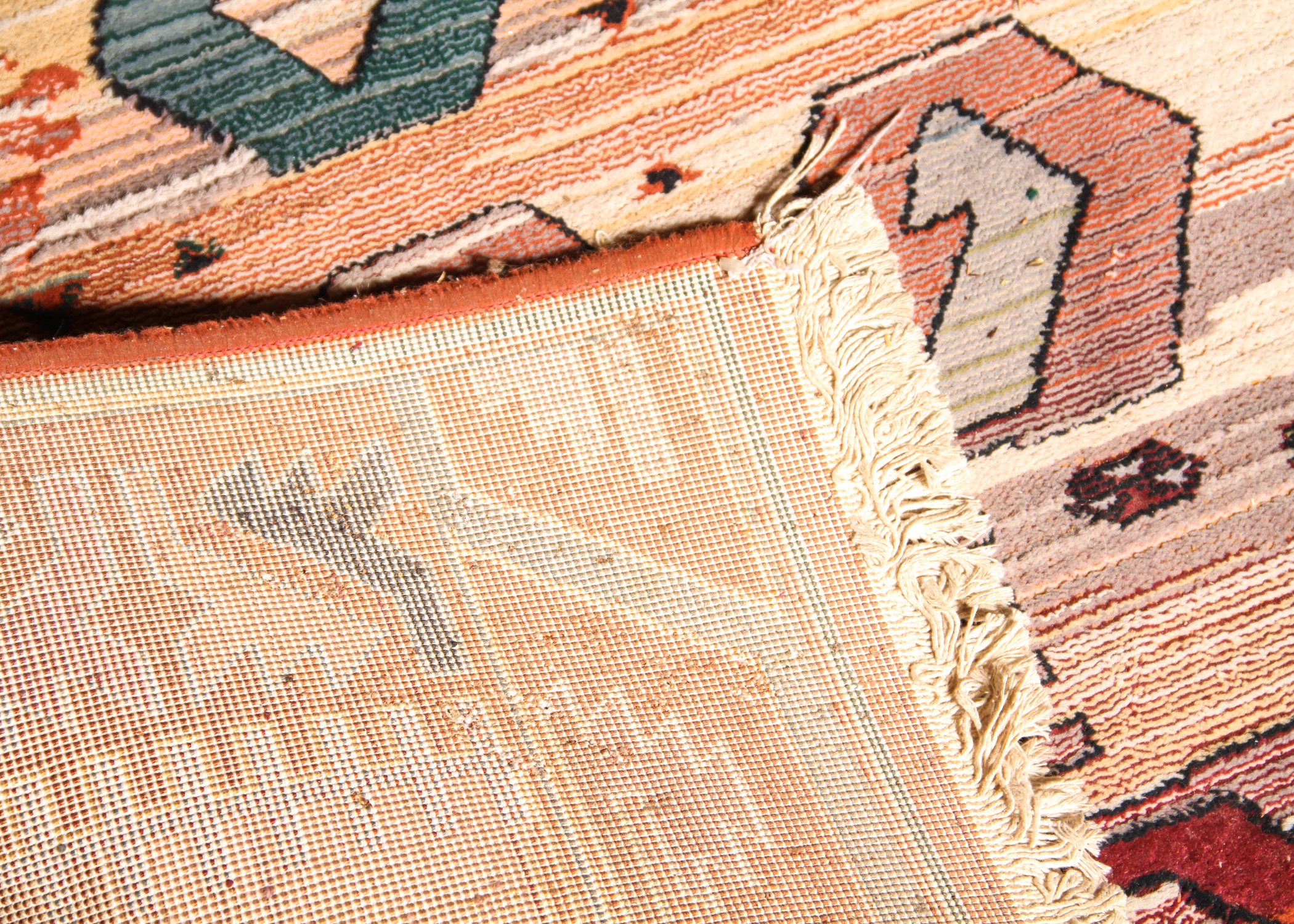 Machine Woven Synthetic Fiber Area Rug