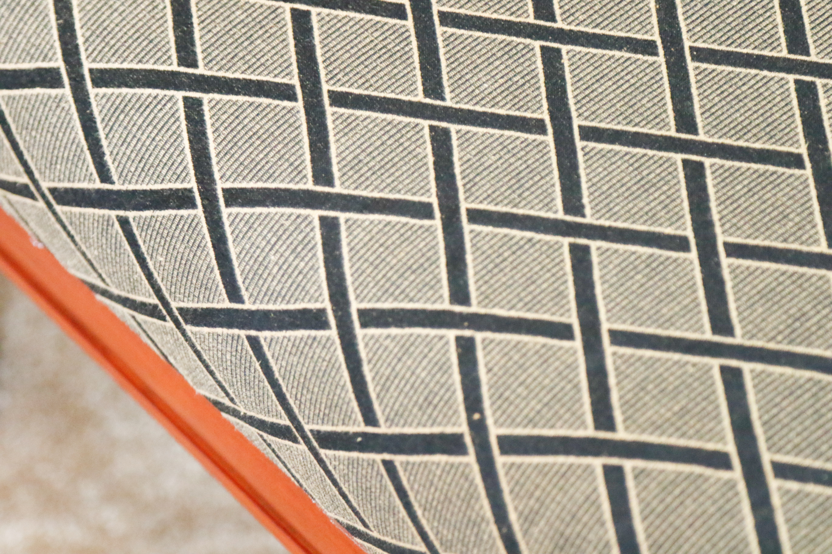 Fainting Style Chaise Lounge