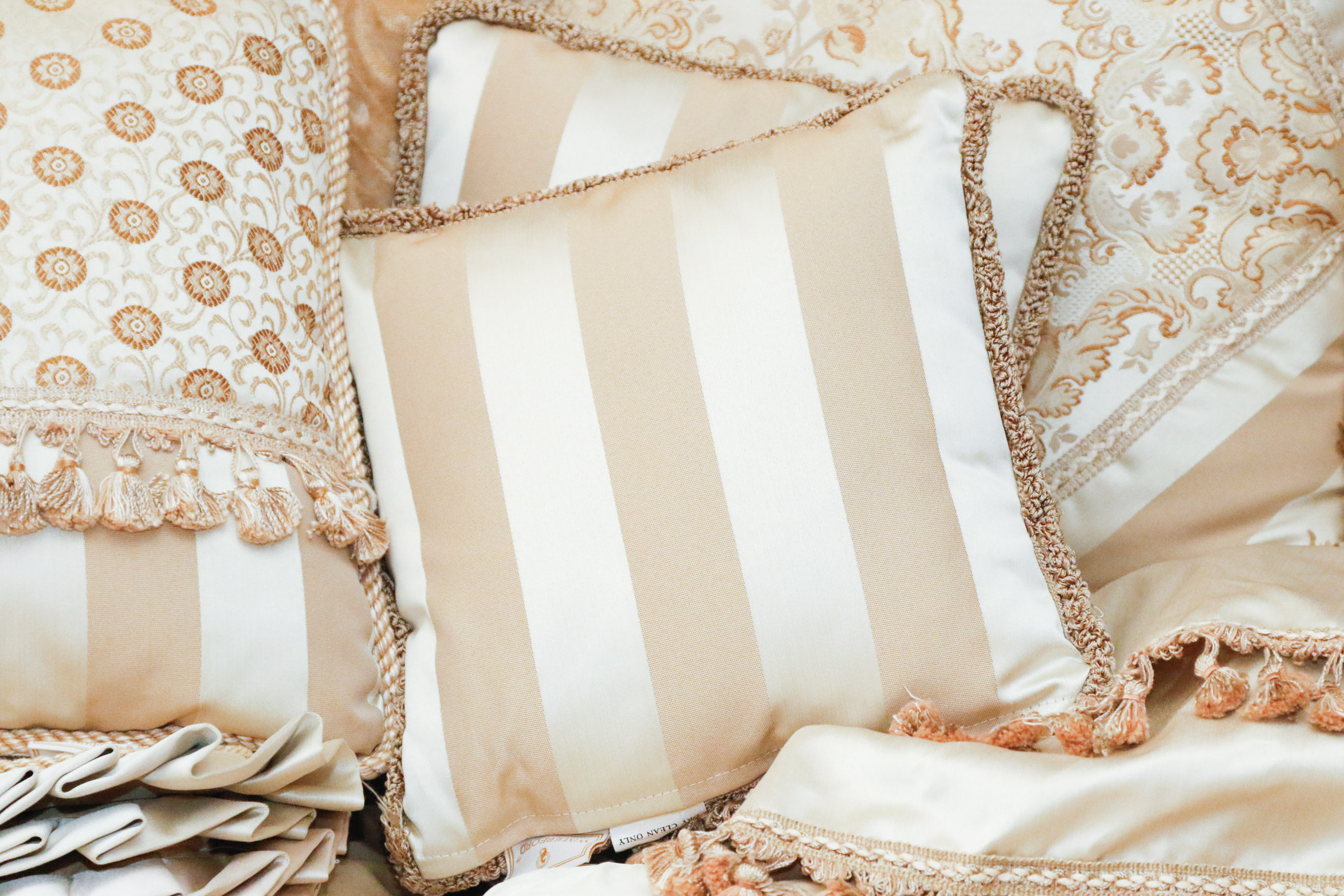 Waterford Bedding Ensemble in Ivory and Champagne