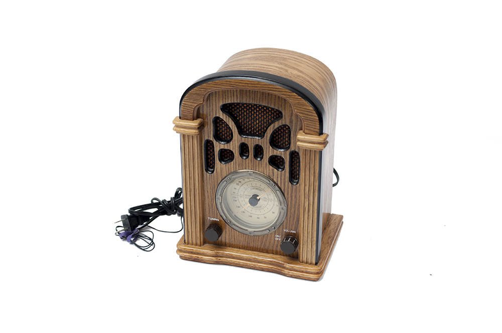 Vintage Reproduction AM/FM Radio