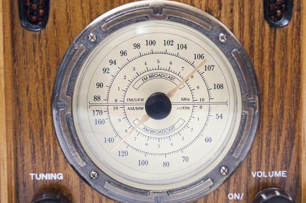 Vintage Reproduction AM/FM Radio