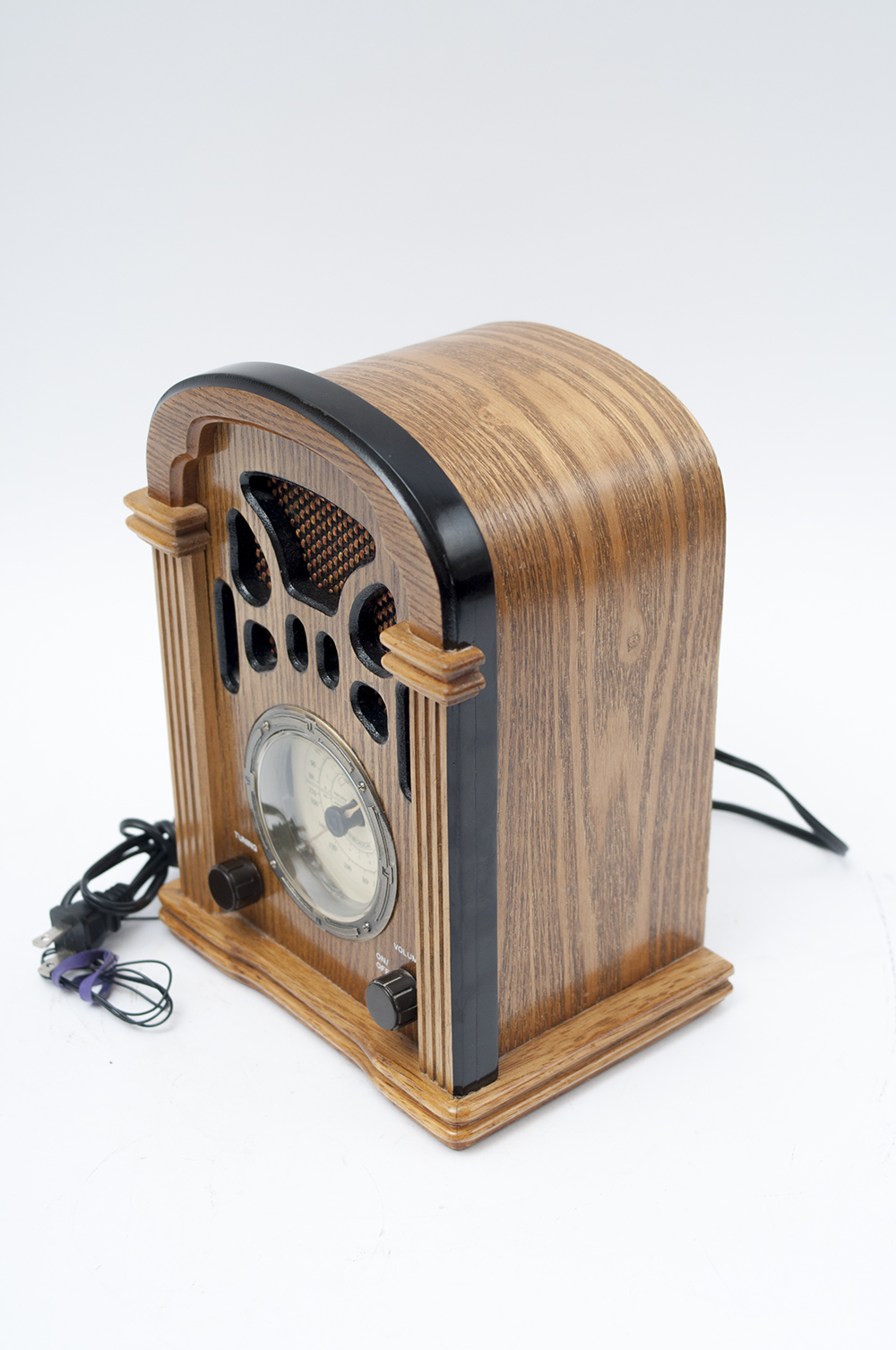 Vintage Reproduction AM/FM Radio