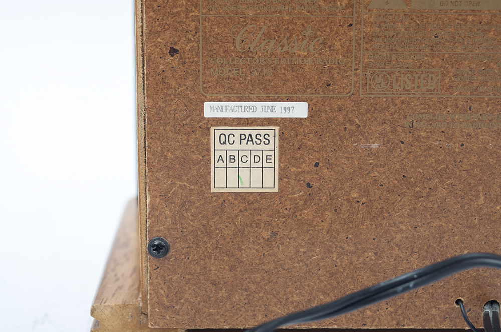 Vintage Reproduction AM/FM Radio