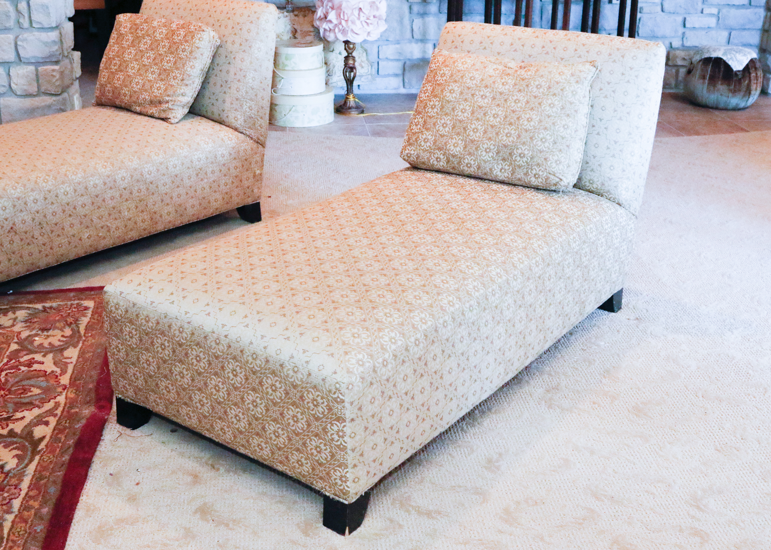 Oversize Chaise Lounge