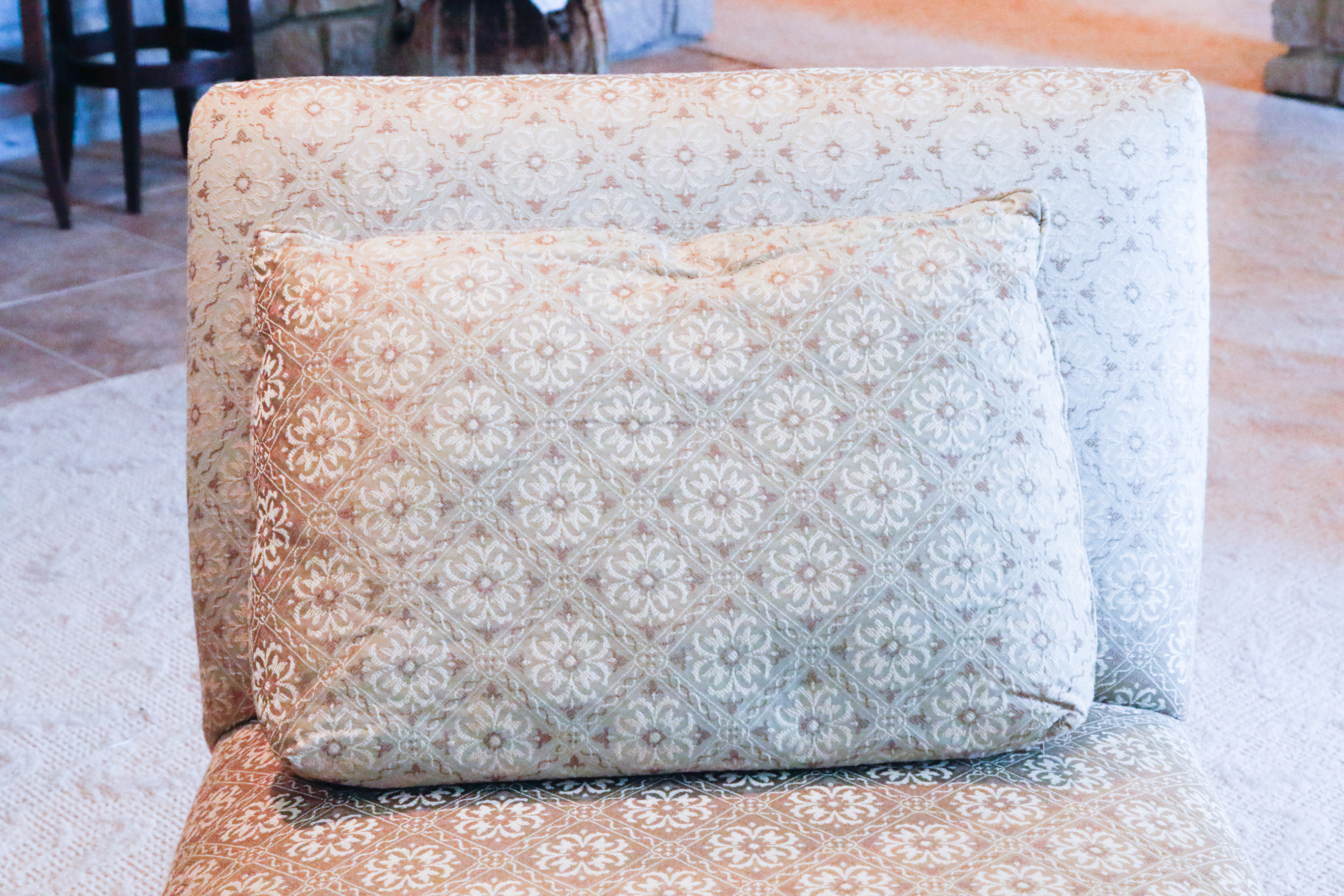 Oversize Chaise Lounge