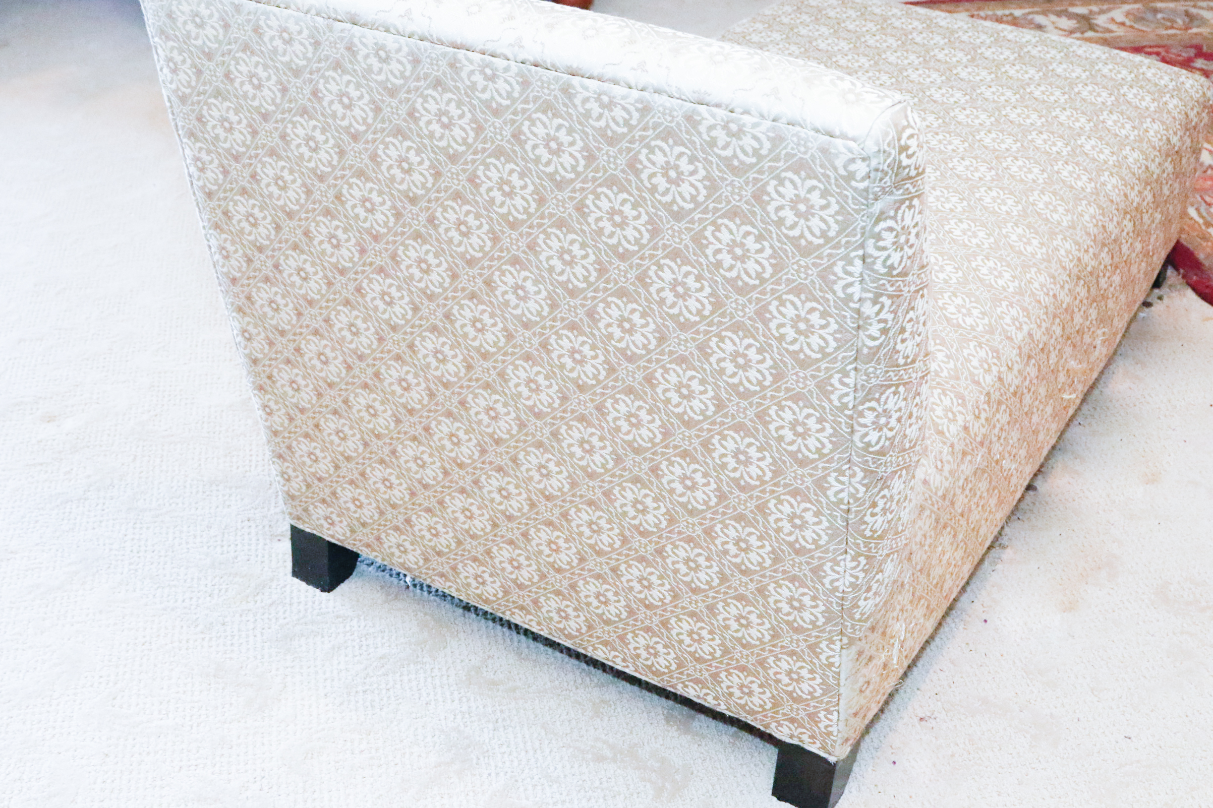 Oversize Chaise Lounge