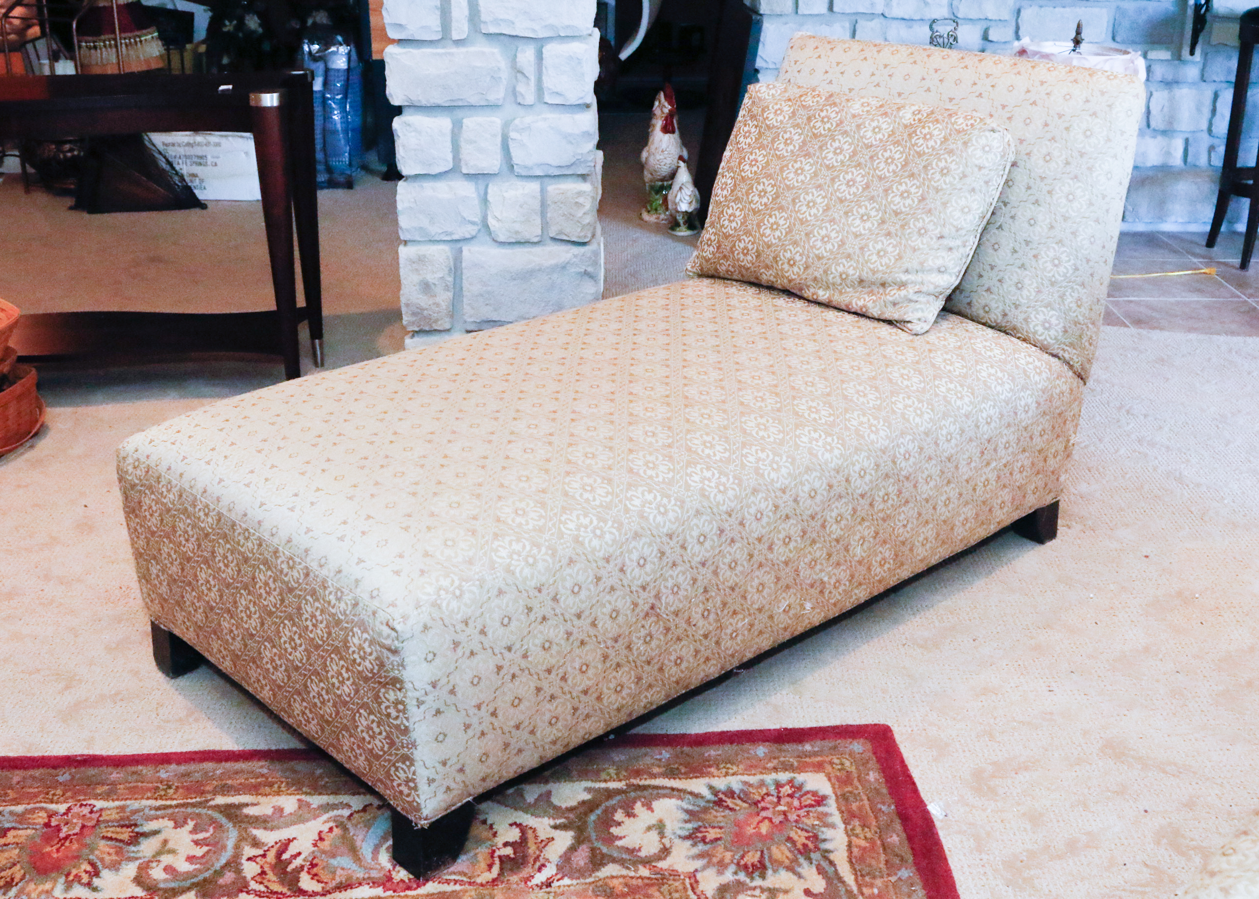 Oversize Chaise Lounge