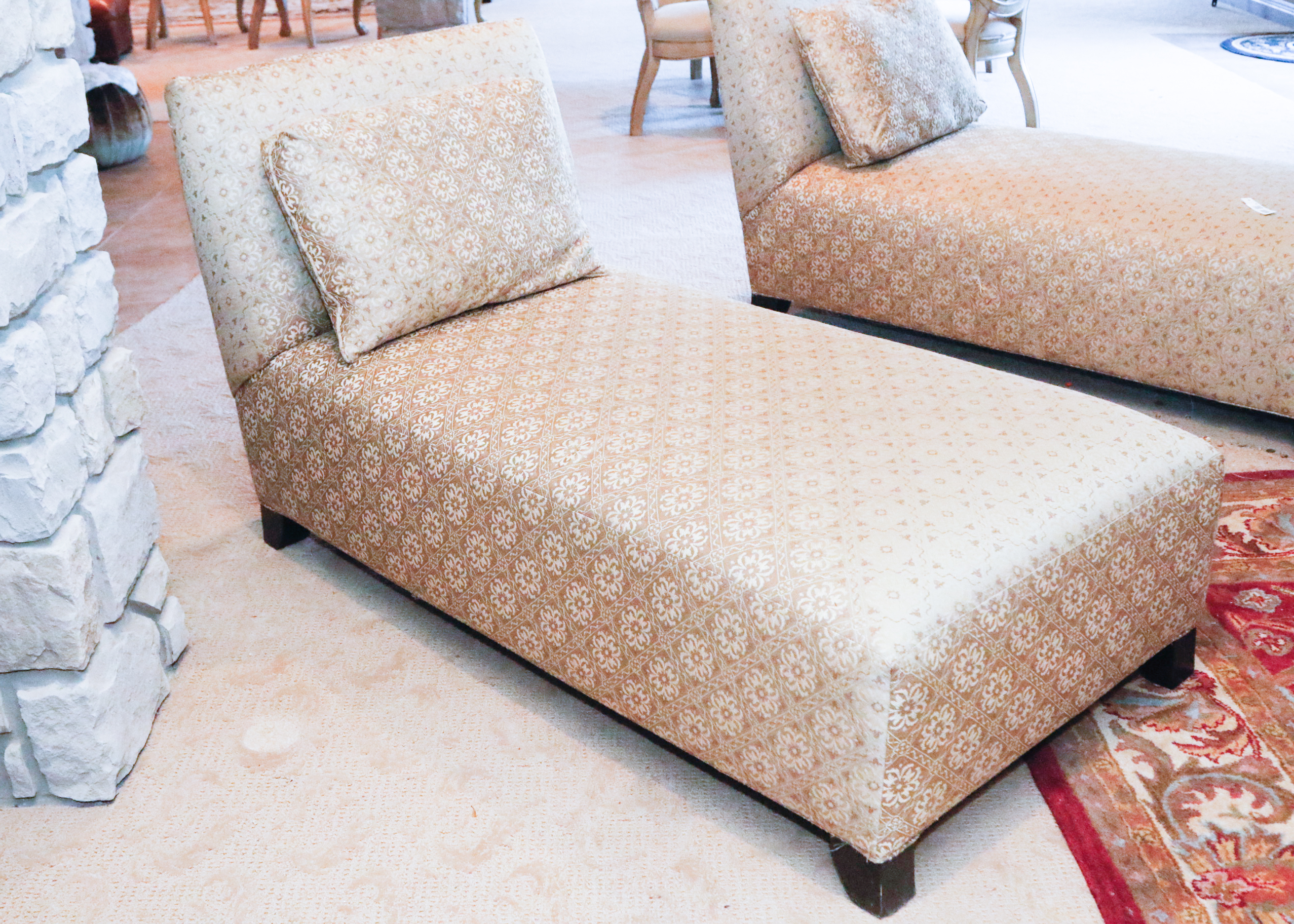 Oversize Chaise Lounge