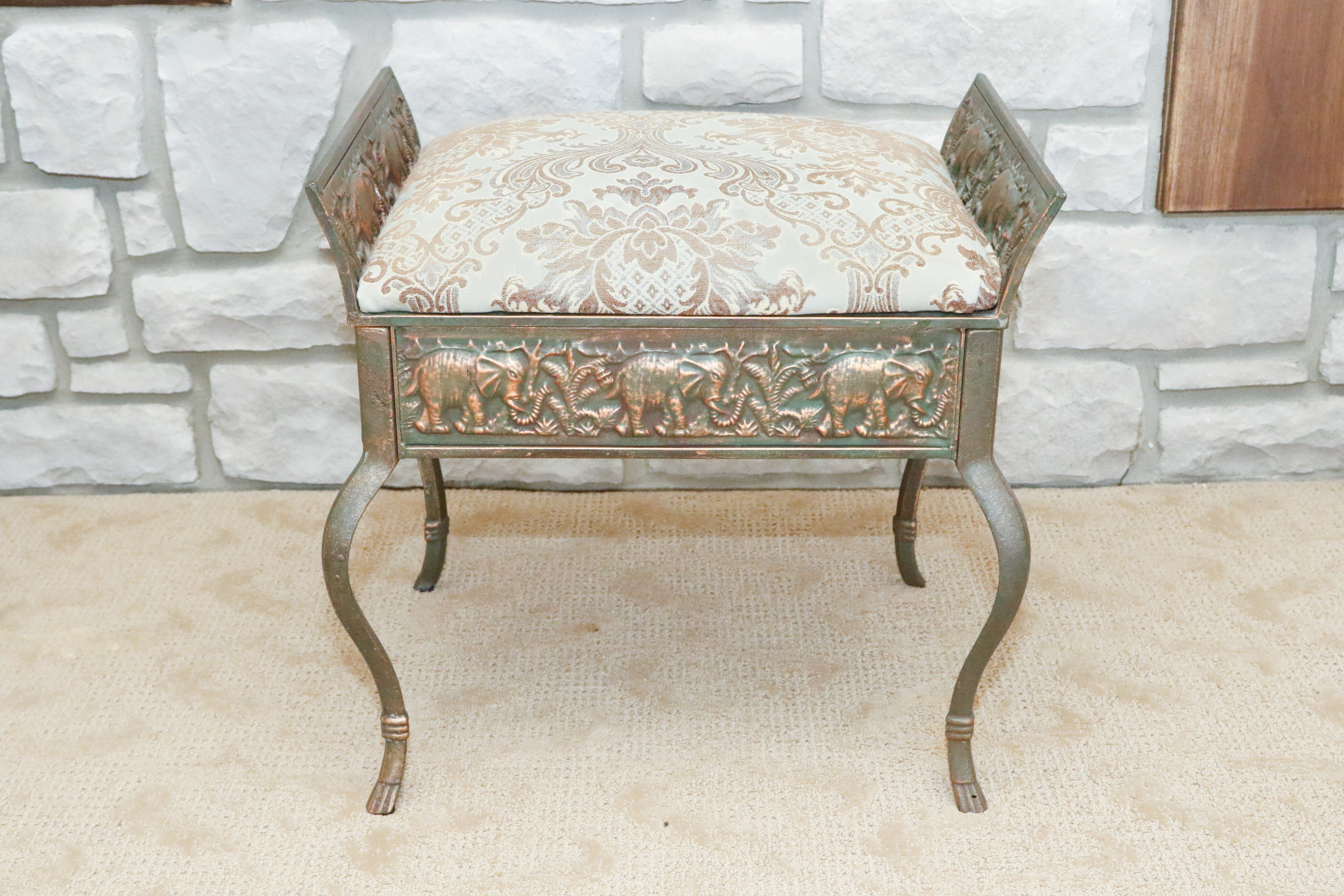 Metal Cushioned Vanity Seat