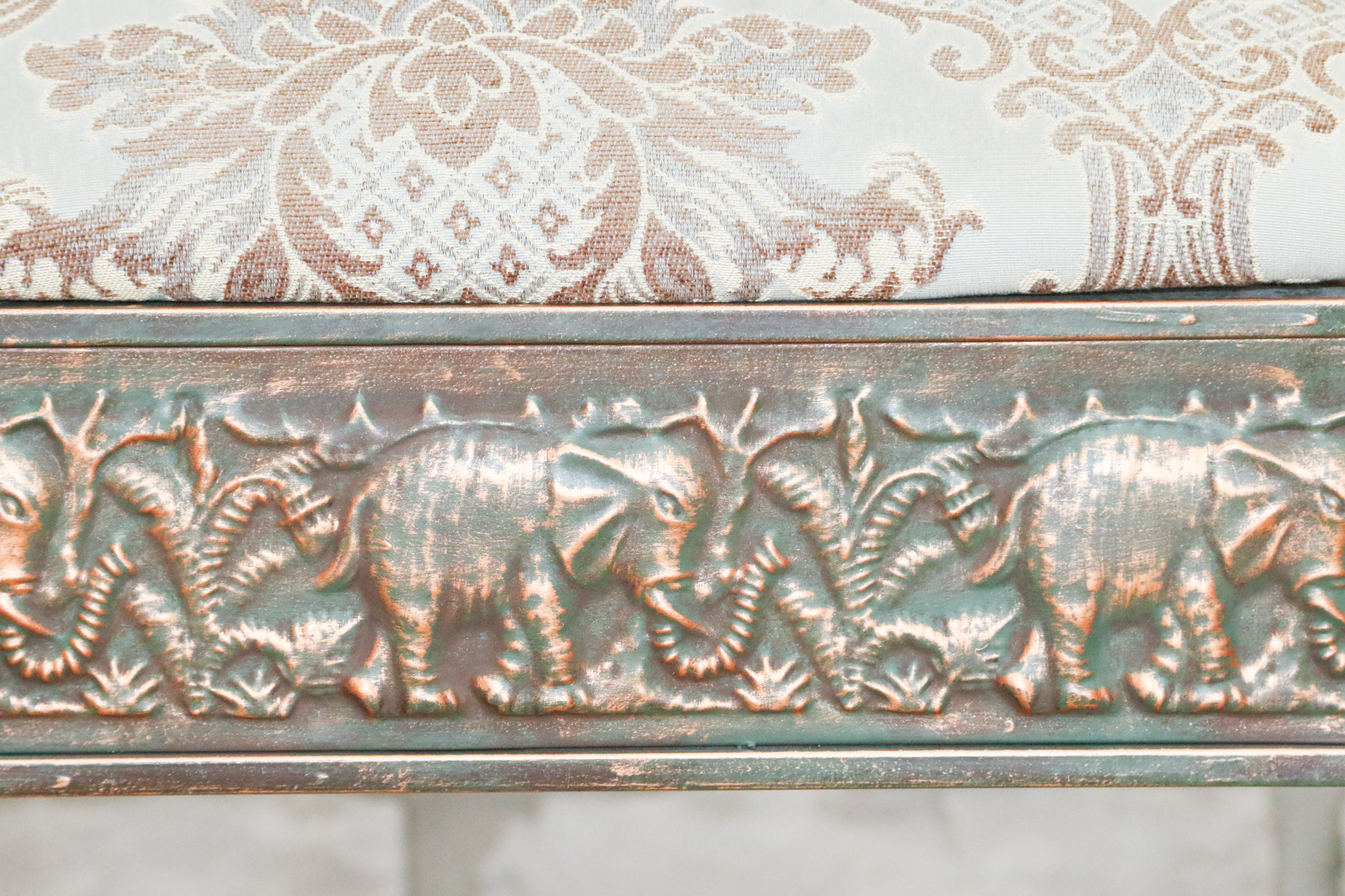 Metal Cushioned Vanity Seat