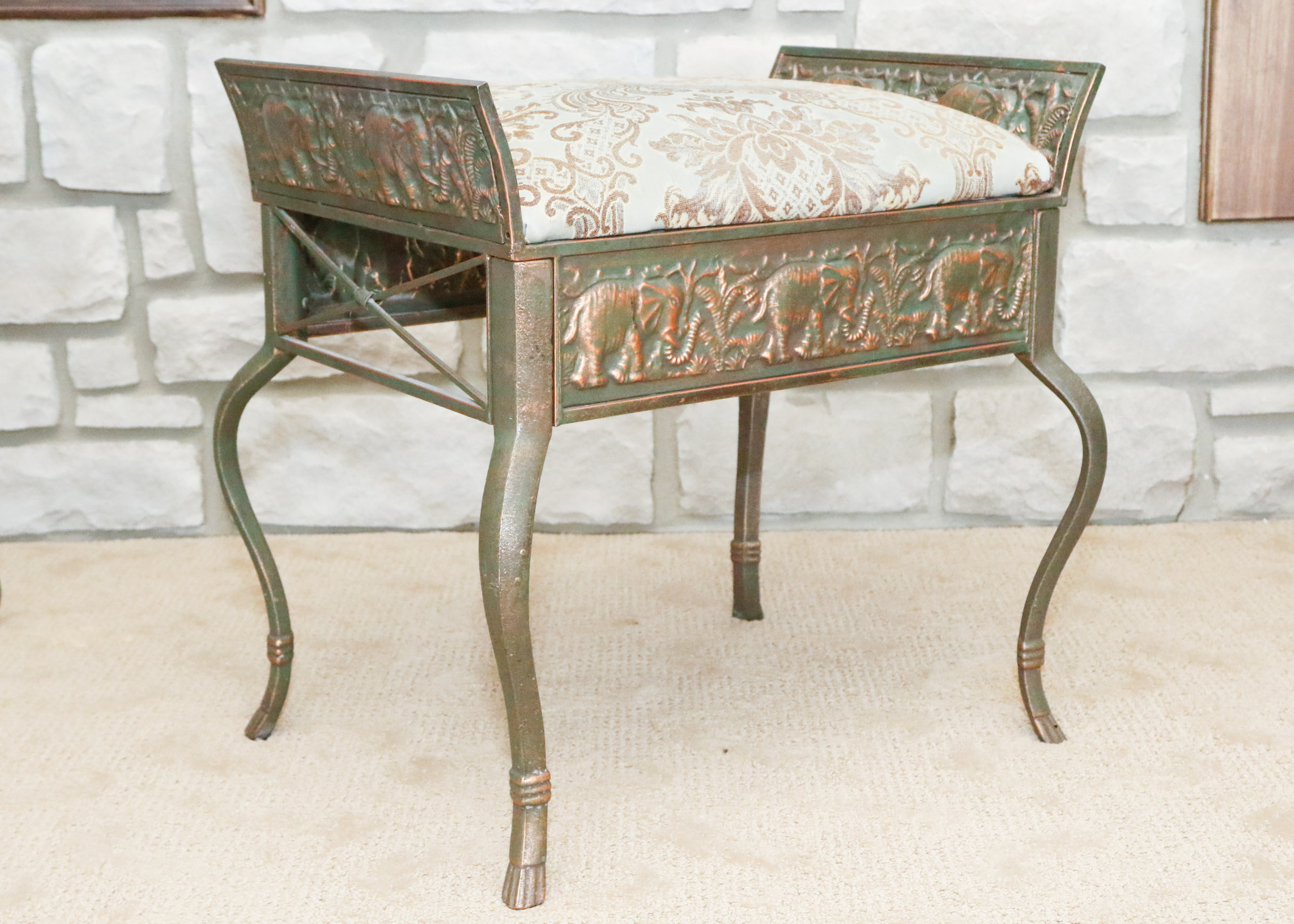 Metal Cushioned Vanity Seat