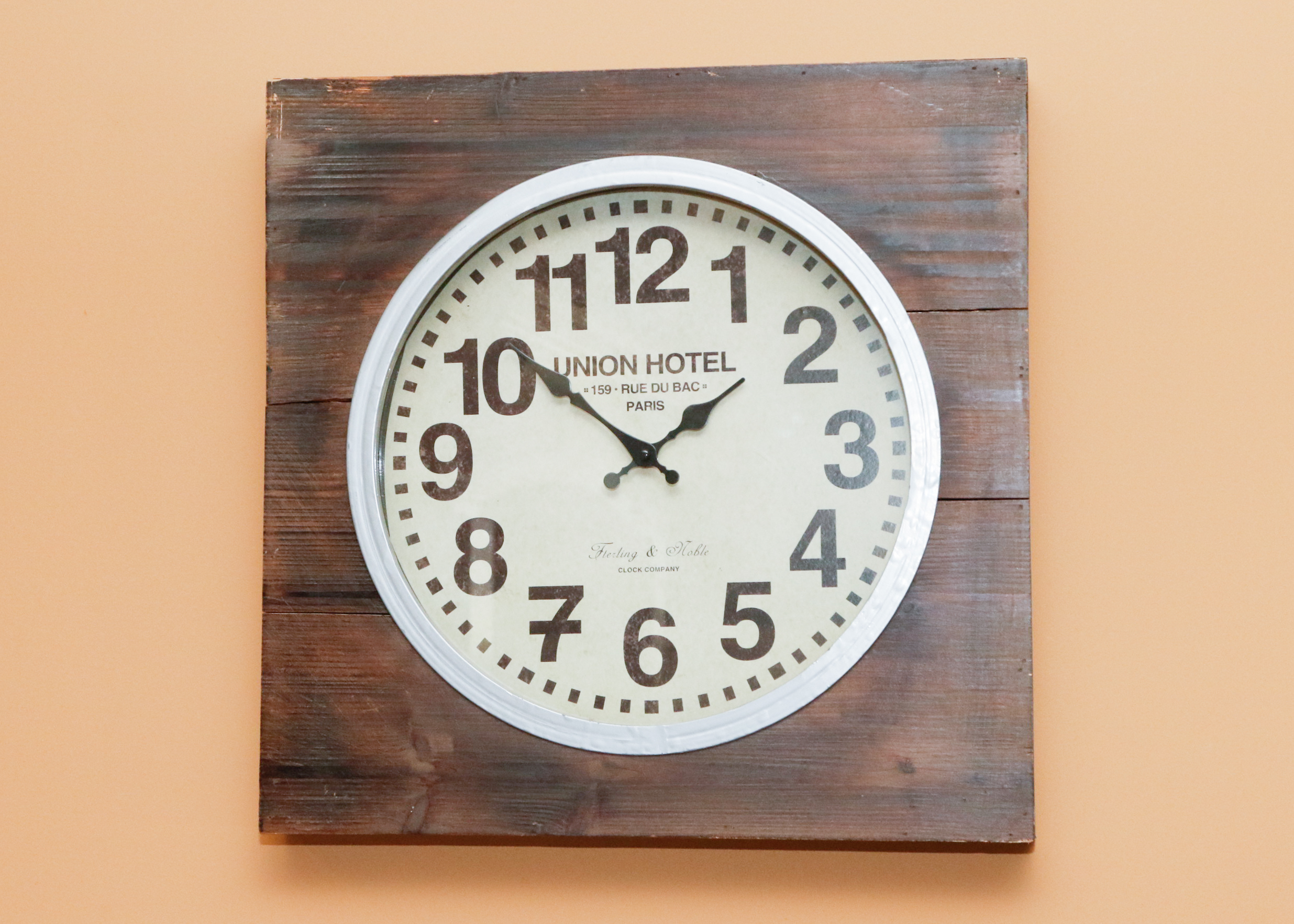 Union Hotel Decorative Wall Clock