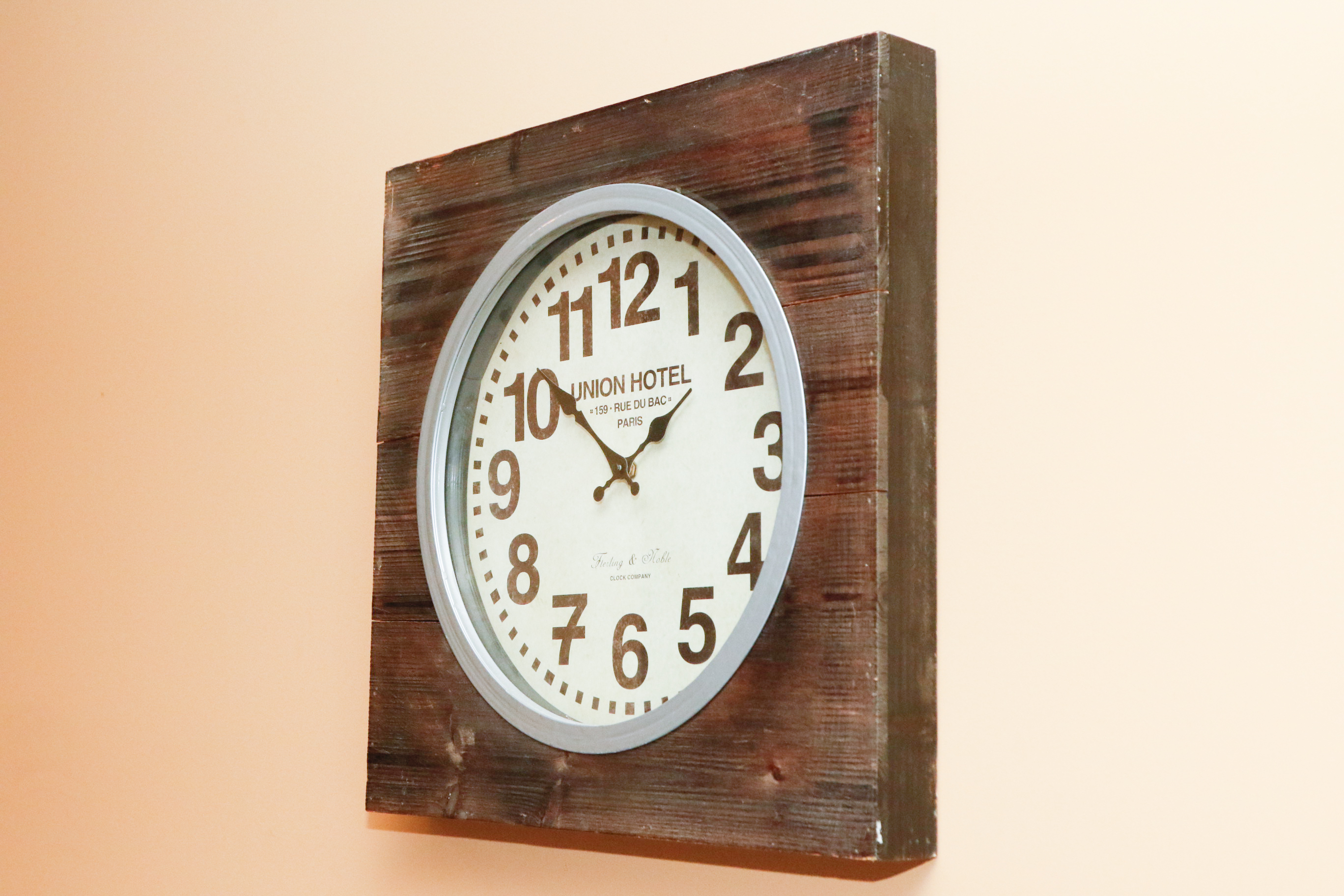 Union Hotel Decorative Wall Clock