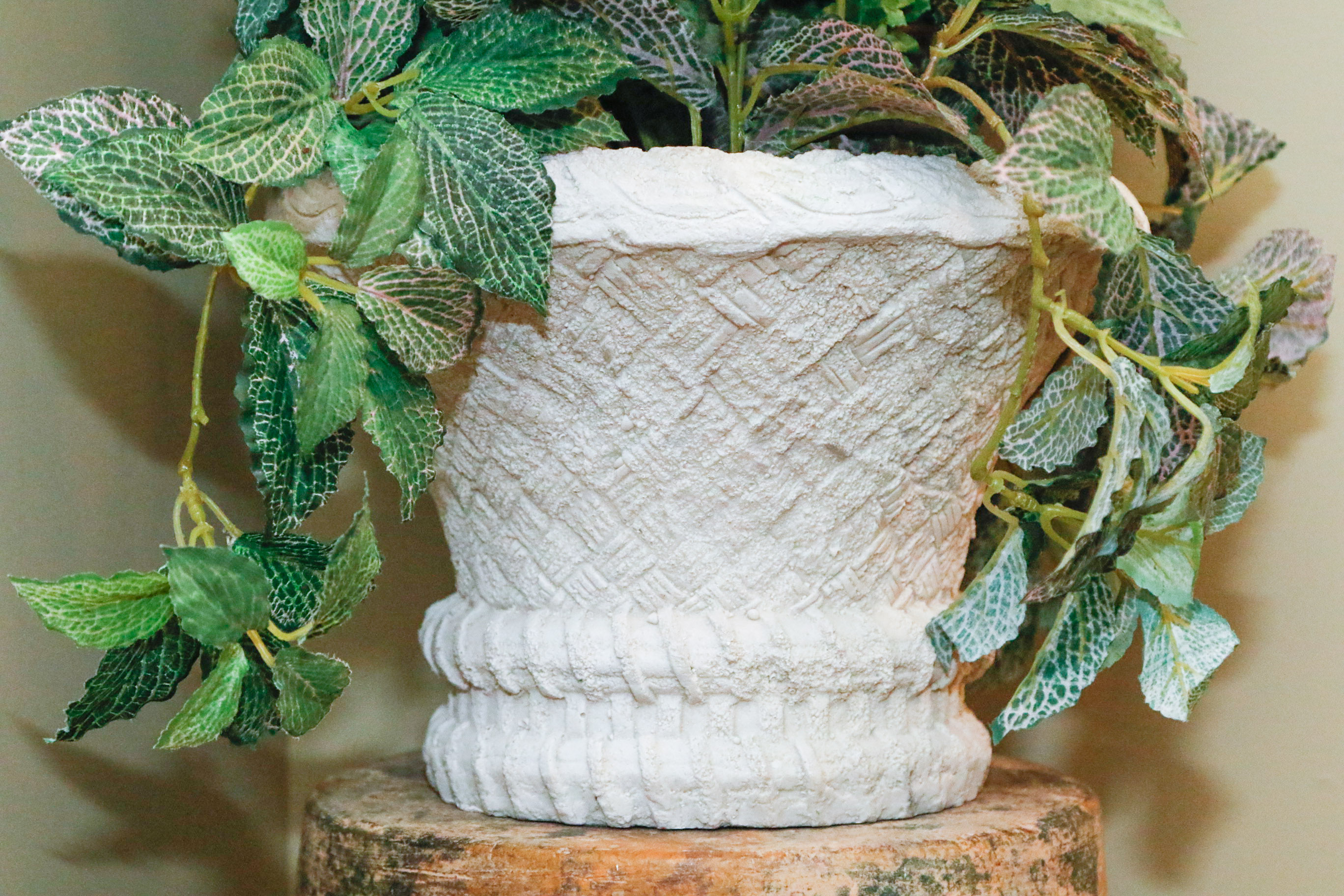 Classical Style Fluted Pedestal