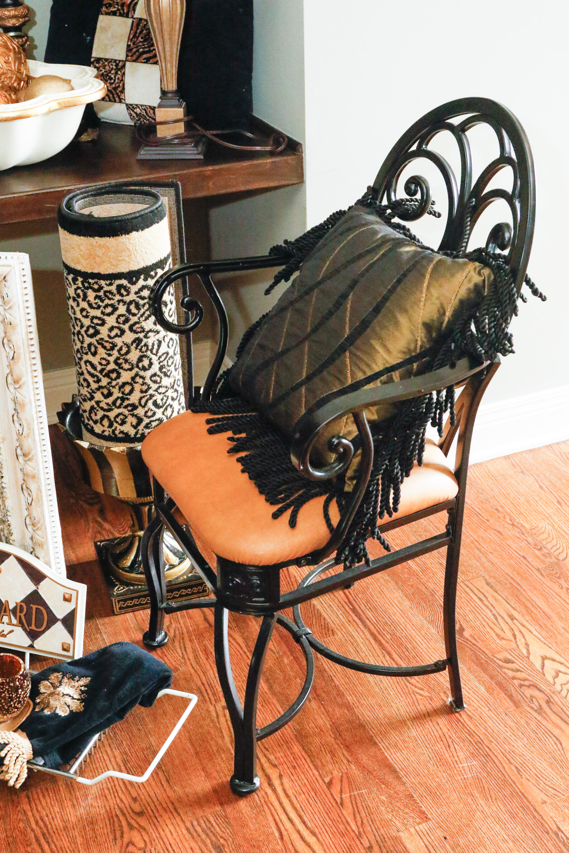 Black, Gold and Leopard Accent Bed and Bath Decor