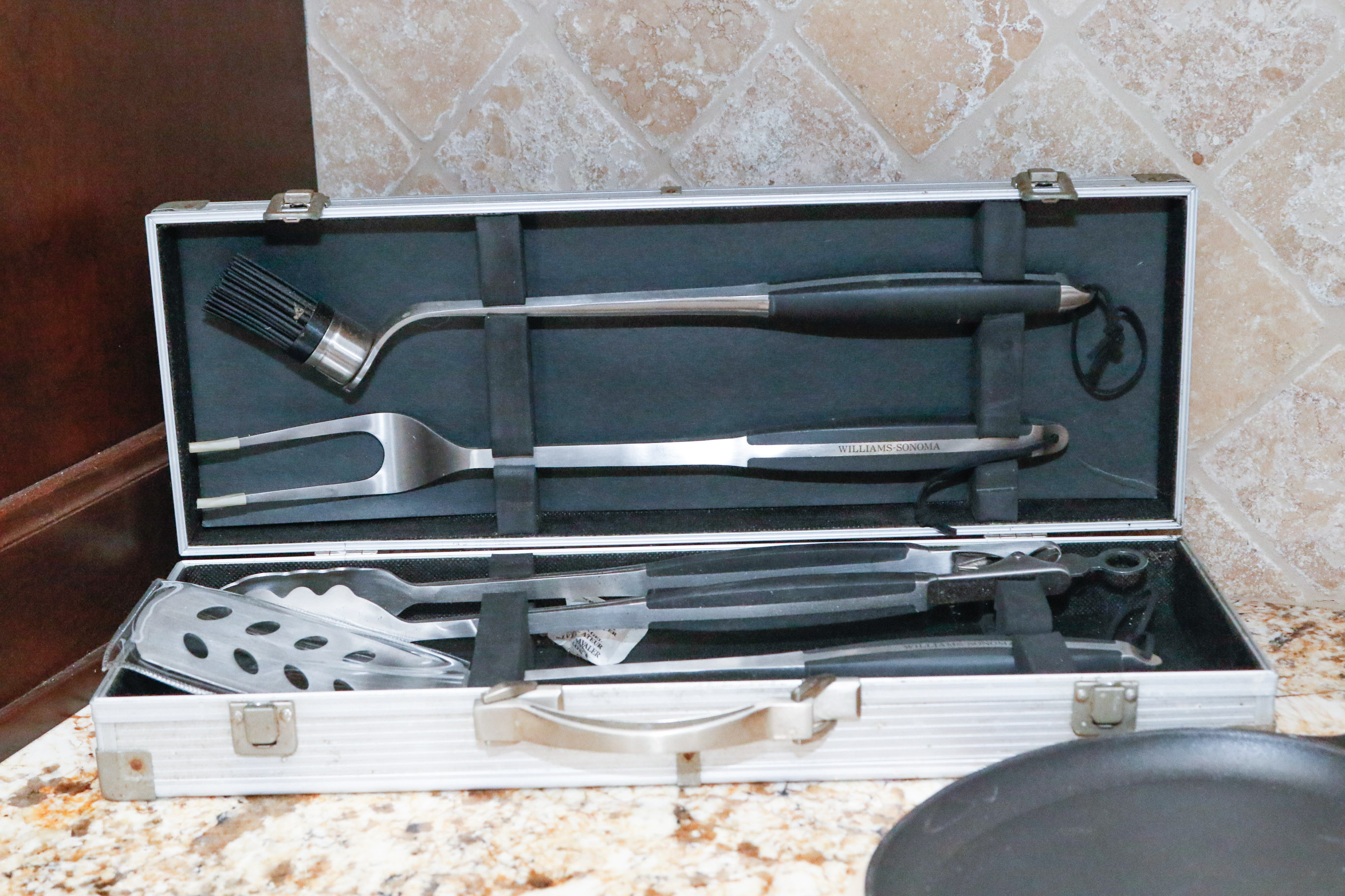 Williams Sonoma Grill Set with Wolfgang Puck Fajita Skillets