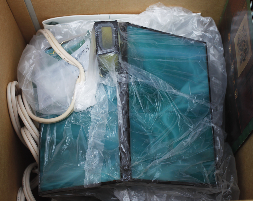 Forma Vitrum Stained Glass Village Buildings