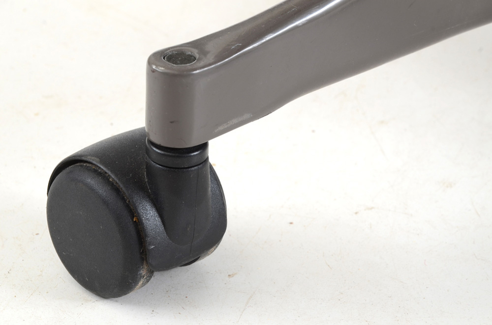 Herman Miller Geoff Hollington Relay Table