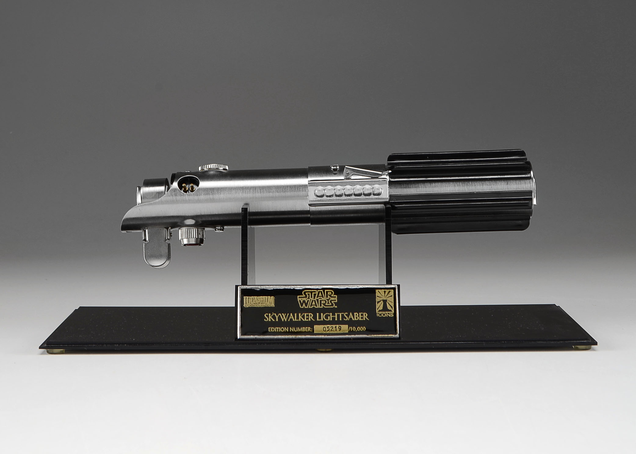 Authentic Replica "Skywalker Lightsaber" in Display Case