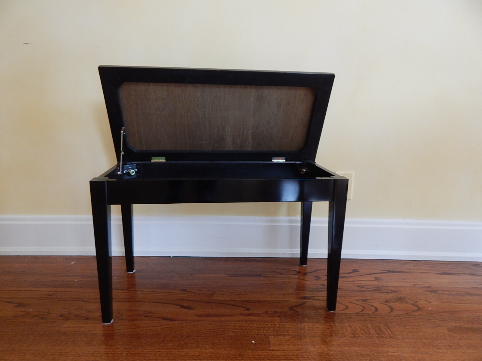 Yamaha GH1 Baby Grand Piano