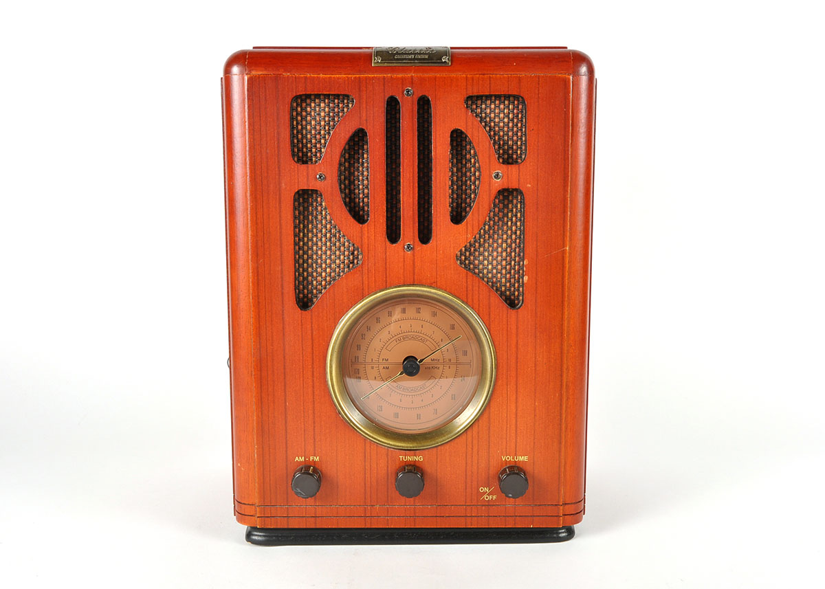 Classic Collectors Edition Reproduction Vintage Radio with Wood Case