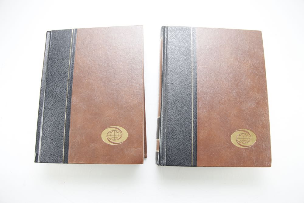 Vintage Two Volume World Book Dictionary