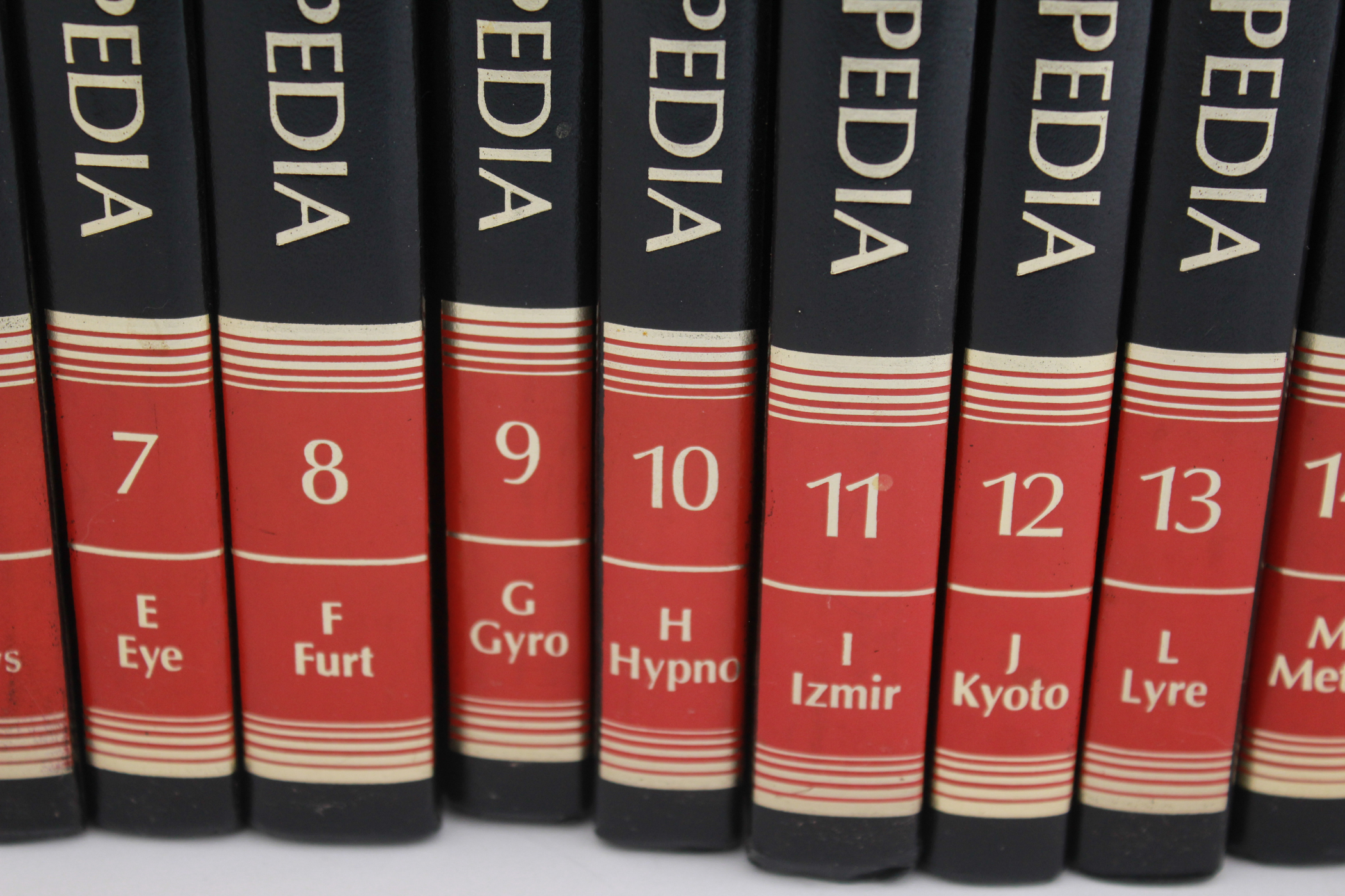 1990 Edition Compton's Encyclopedia Collection