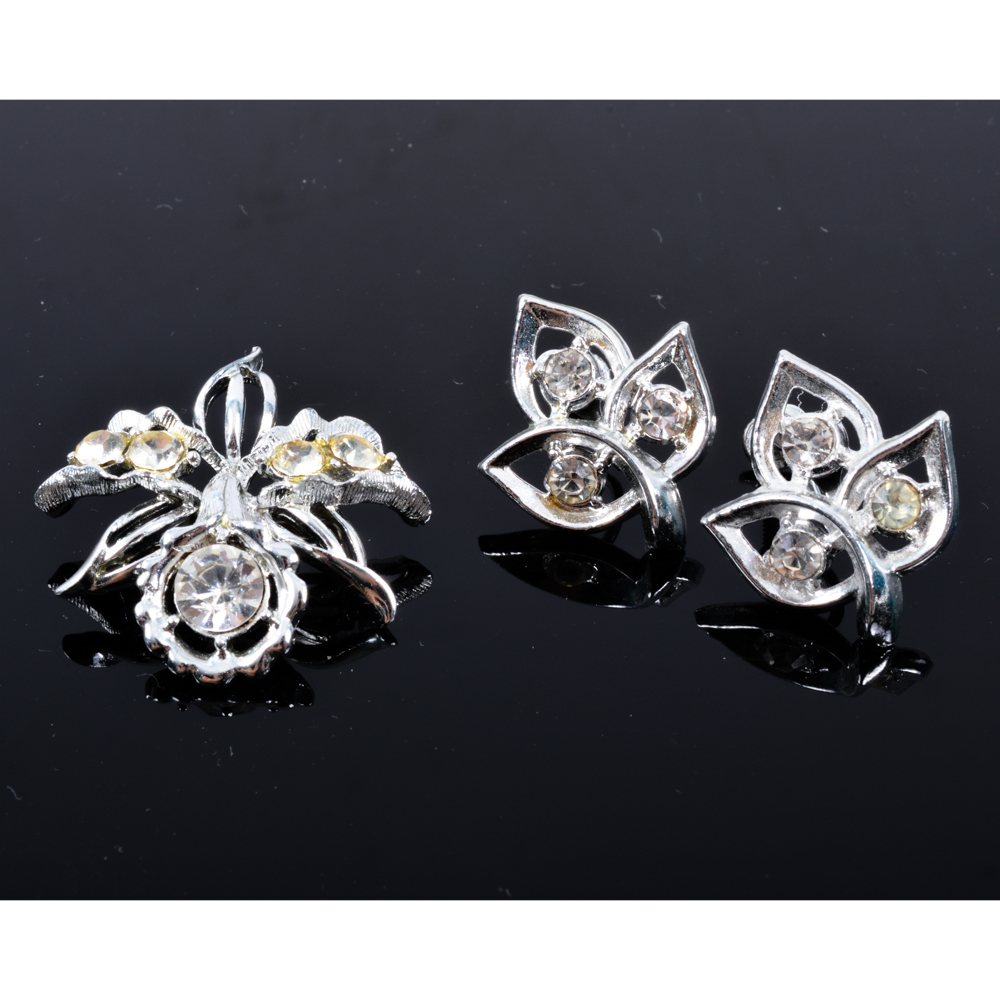 Vintage, Silver Tone Brooch and Screw On Earrings Set