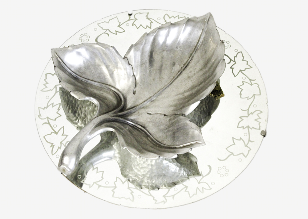 Pair of Leaf Themed Vintage Décor