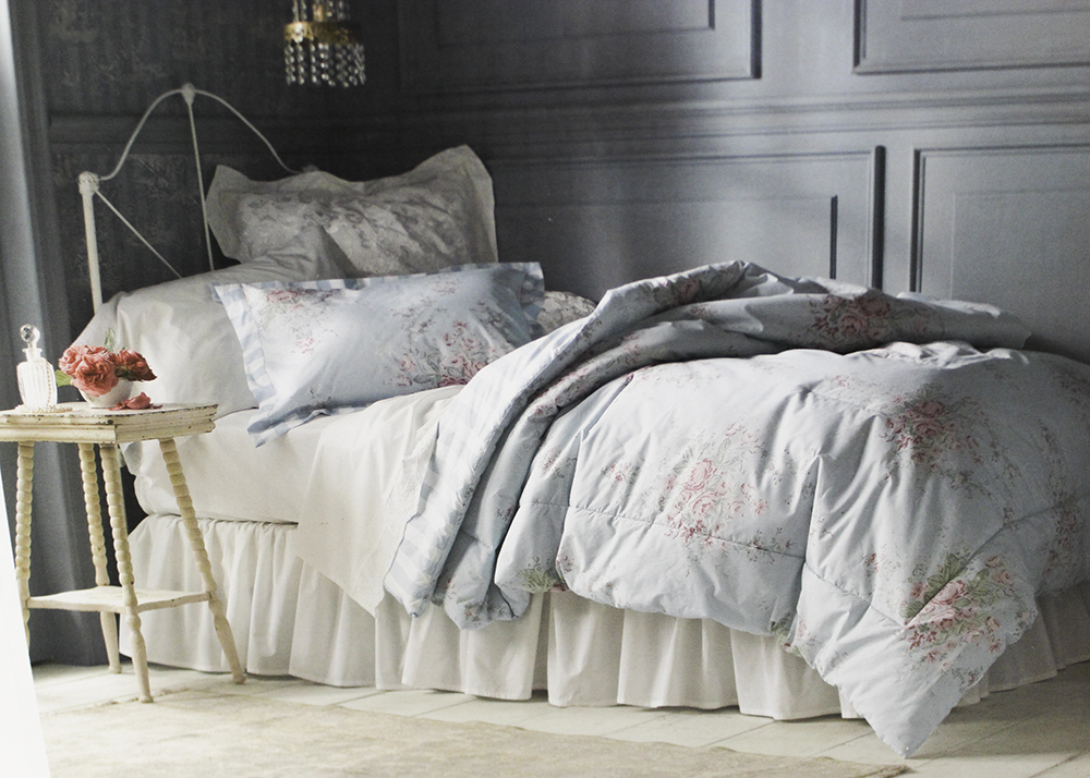 Rachel Ashwell "Simply Shabby Chic" Twin Comforter Set