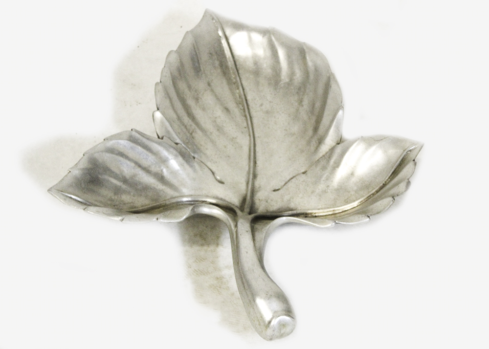 Pair of Leaf Themed Vintage Décor