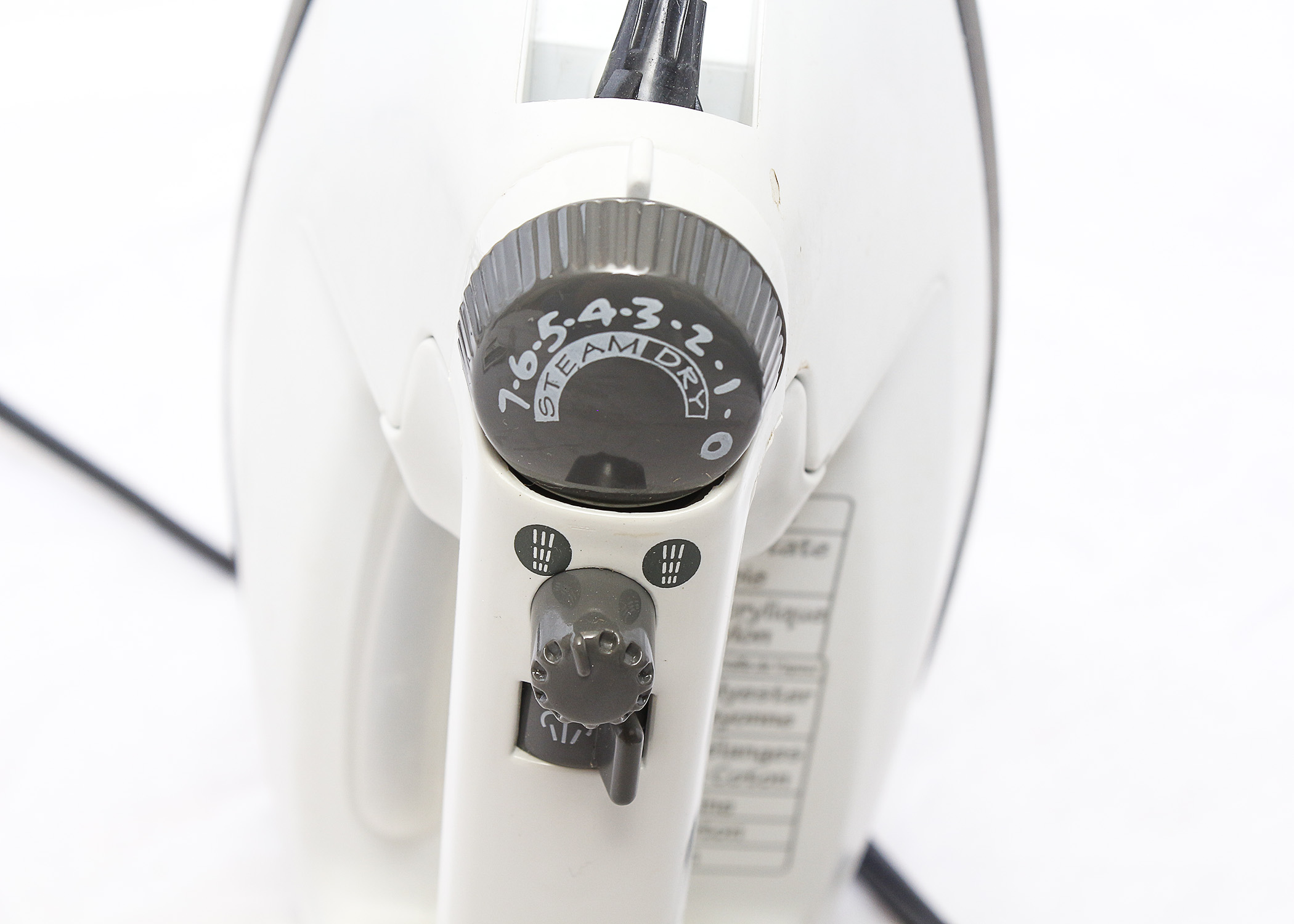 GE Digital Blender and a Proctor Silex Iron