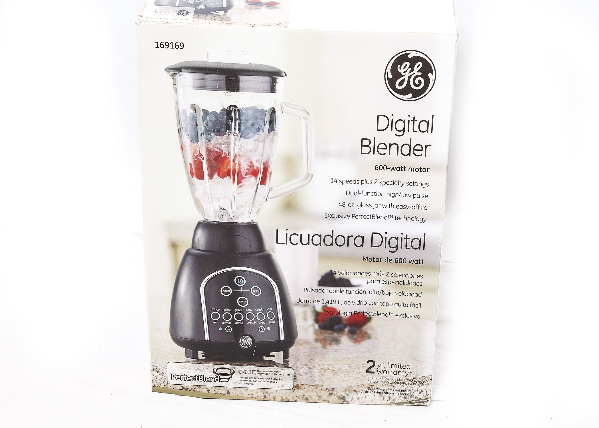 GE Digital Blender and a Proctor Silex Iron