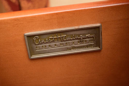 Thomasville “Ernest Hemingway” Queen Anne Style Bedside Table