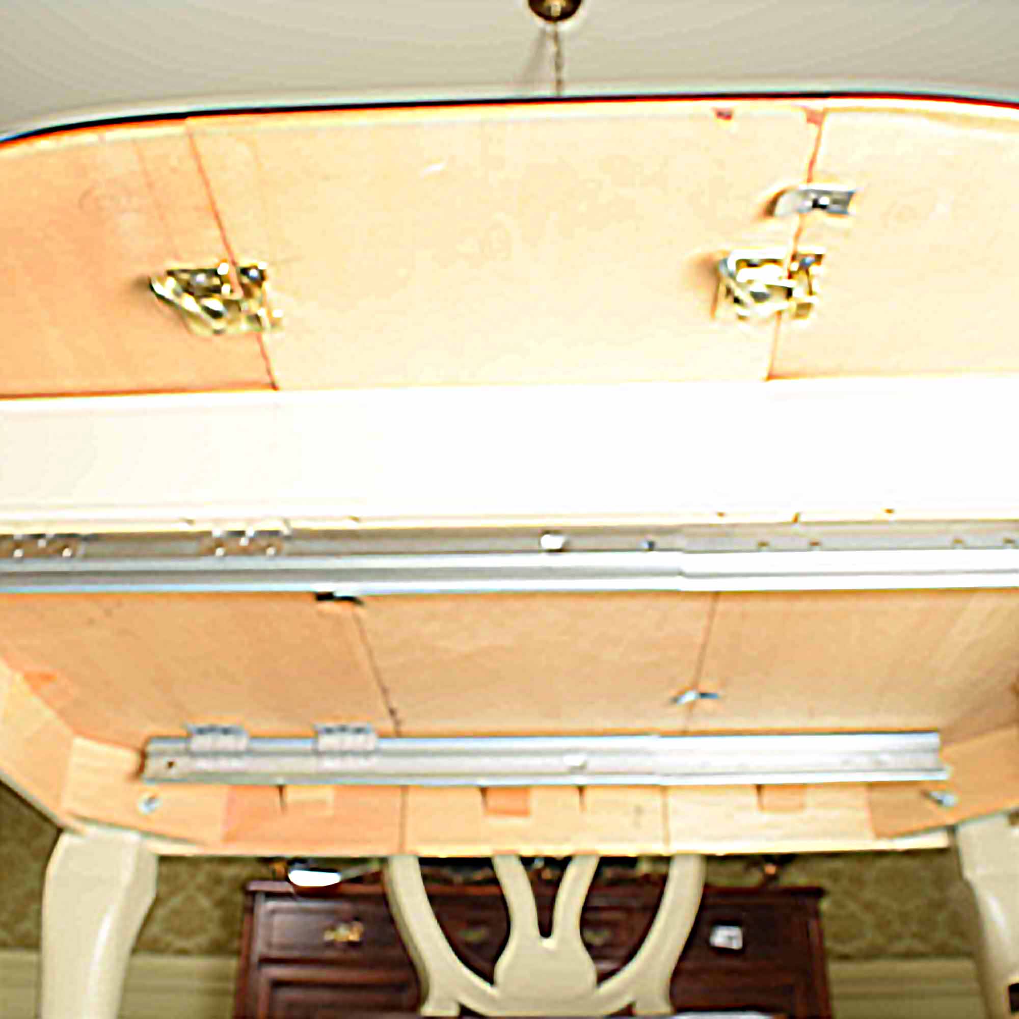 Queen Anne Style Oak and Cream Dining Room Table and Four Chairs