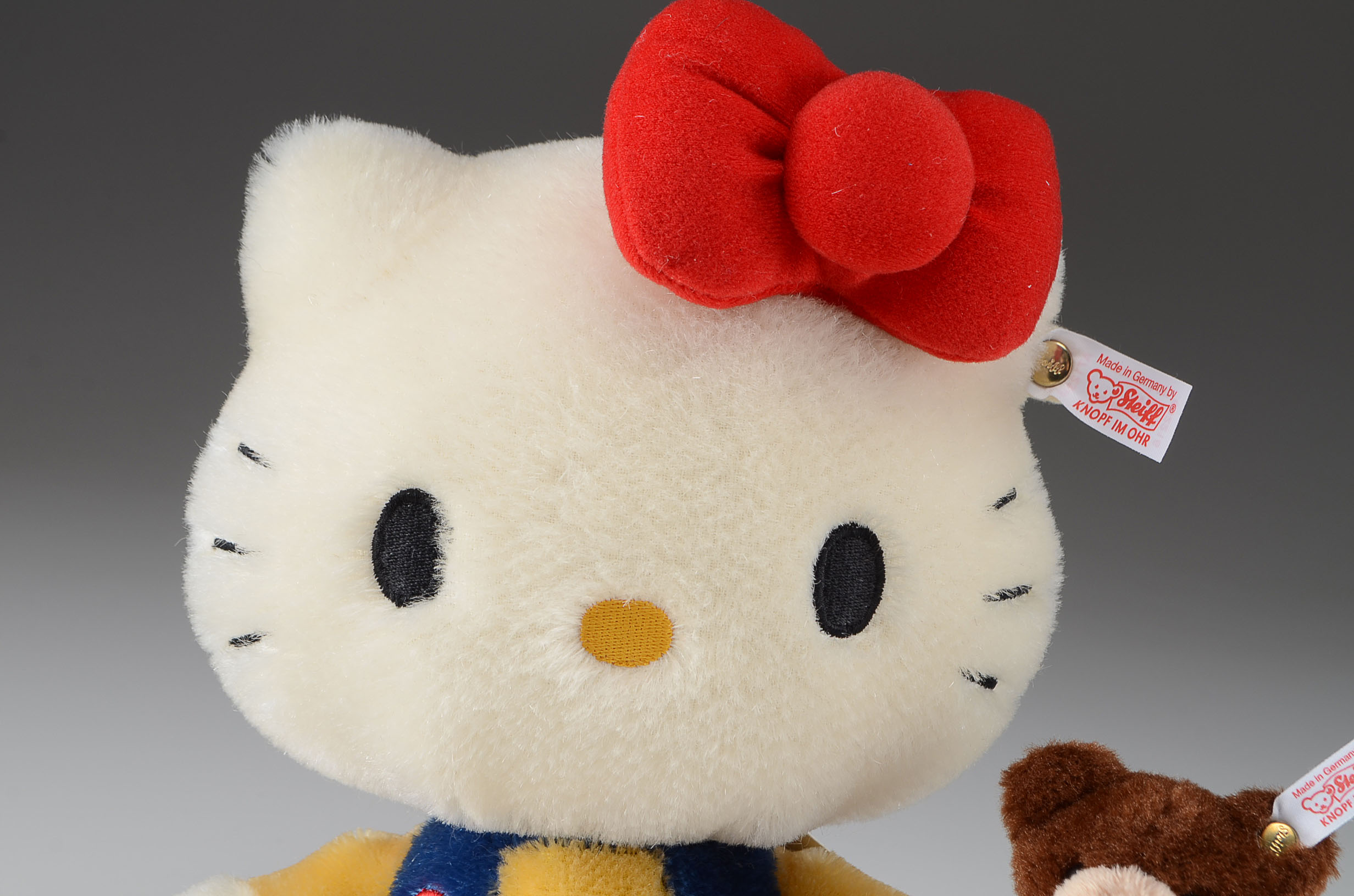 Steiff 40th Anniversary L/E Hello Kitty and Steiff Bear