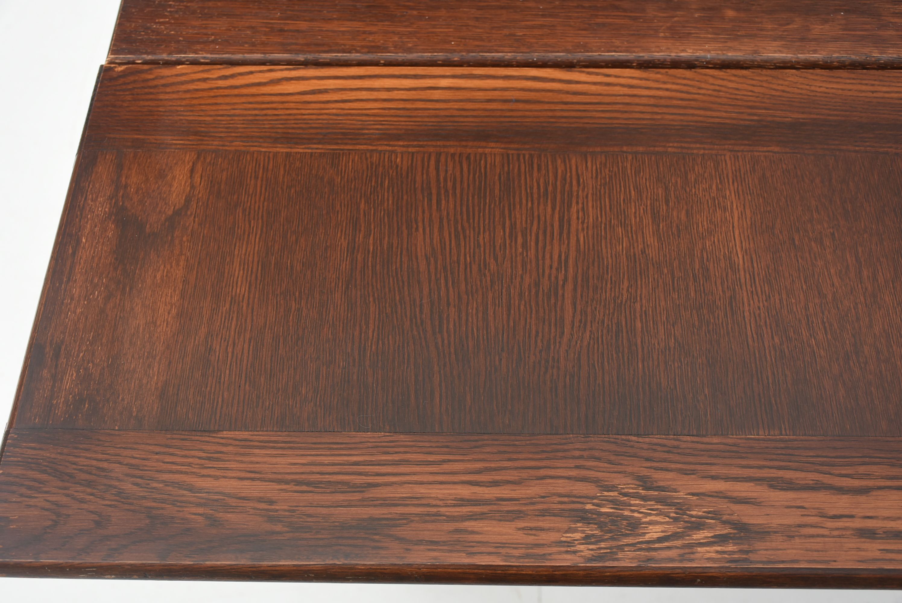 Extendable Tudor-style Oak Wood Dining Table and Chairs