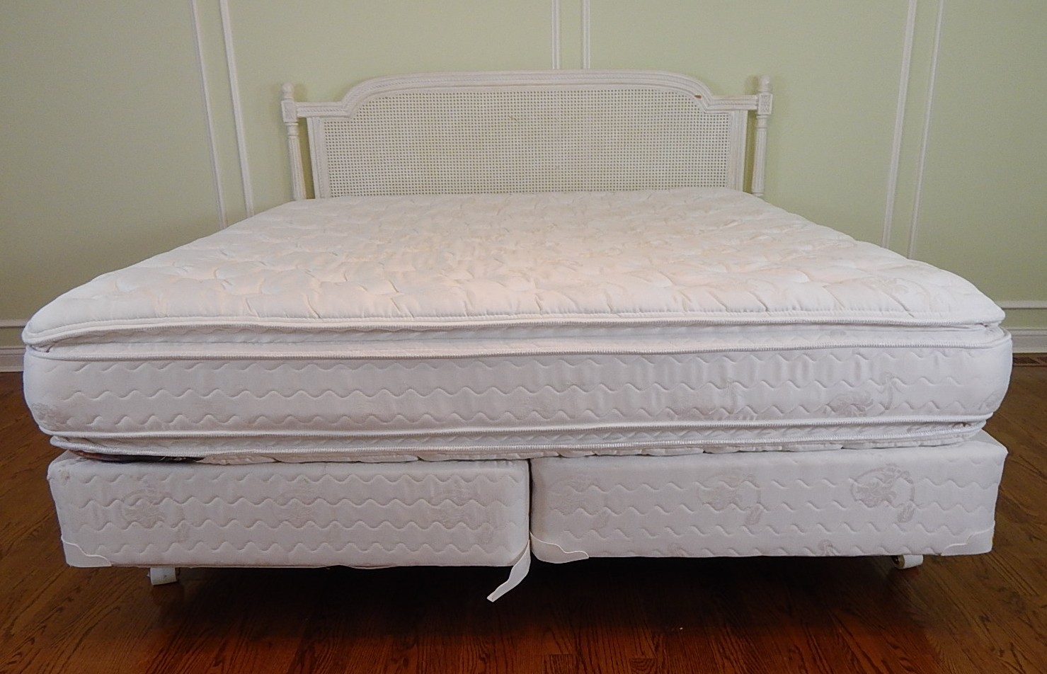 King Size Rattan Bed