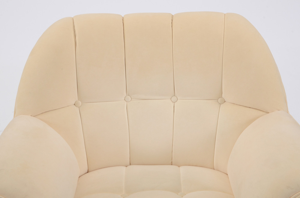 Button Tufted Swivel Club Chair
